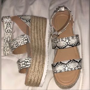 White snake skin Espadrille